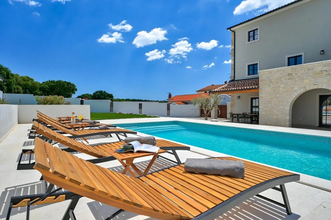 Villa Vitassi 0*, Pula